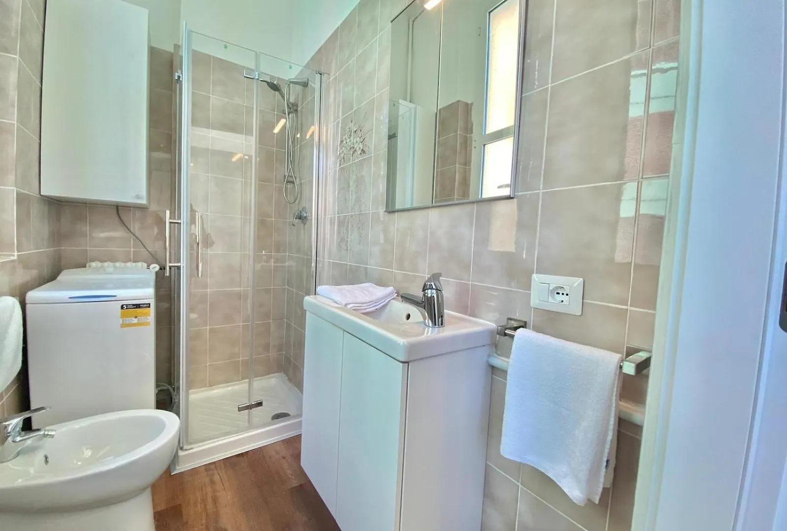 Washington 106, Milano City Apartment